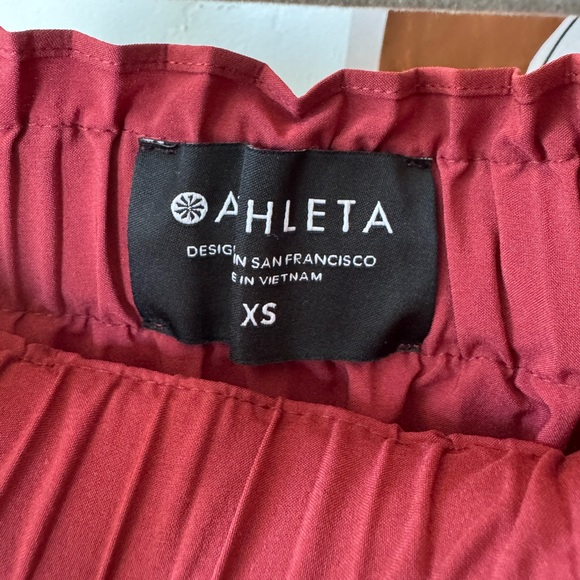 Athleta Hayes Burgundy Red Pleated Drawstring Waist Midi Skirt Size XS - Picture 5 of 13